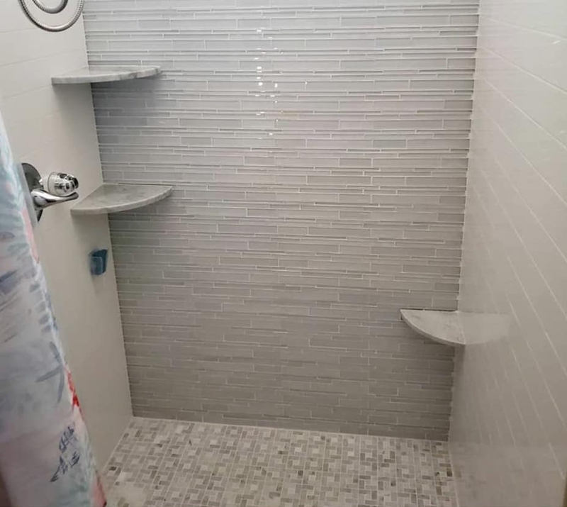 Modern Bathroom Shower with Built-In Foot Rest