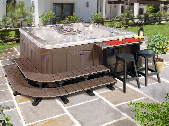 Modern Hot Tub with Bar Stools and Outdoor Steps