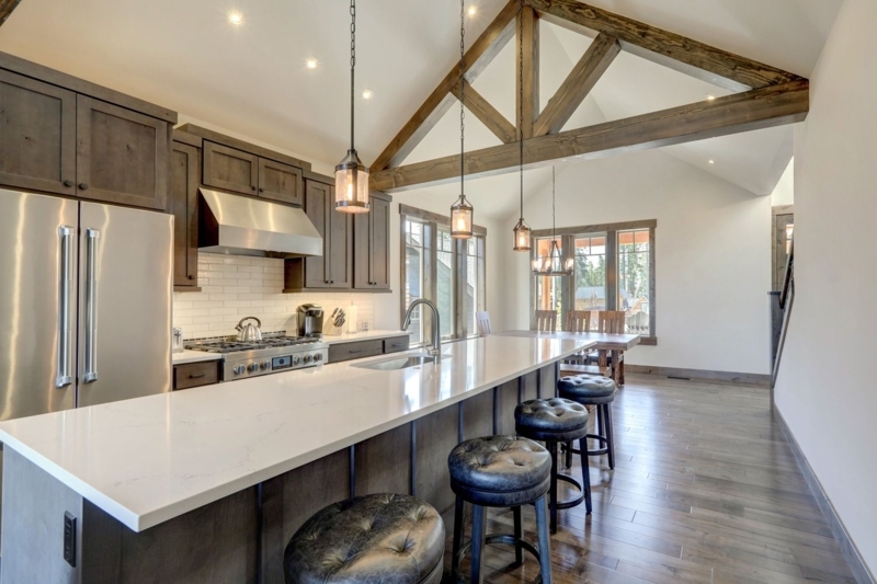 Modern Kitchen with Pendant Lighting and Vaulted Ceilings