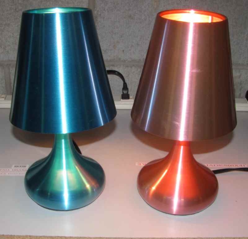 Modern Metallic Table Lamps for Restaurant Bars