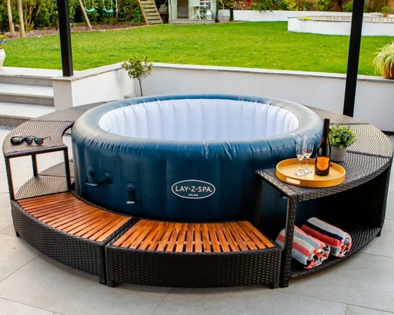 Modern Rattan Hot Tub Bar with Wooden Seating