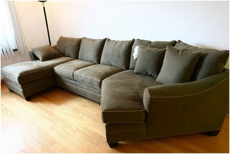 Modern Sectional Sofa with Spacious Cuddler Chaise