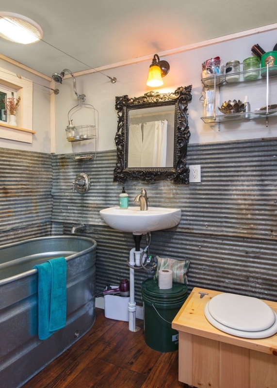 Rustic Tiny House Bathroom with Metal Tub