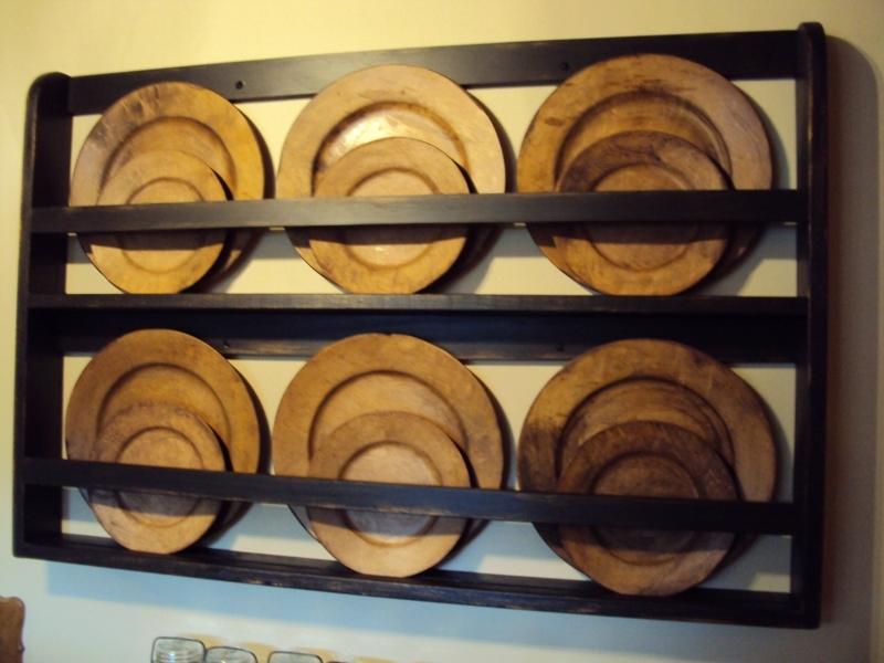 Rustic Wooden Plate Rack for Farmhouse Kitchens