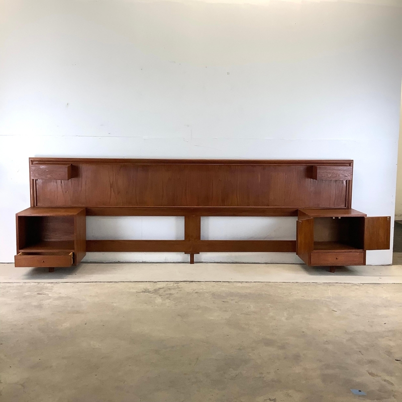 Scandinavian Modern Teak Headboard With Built-In Nightstands- King Size ...