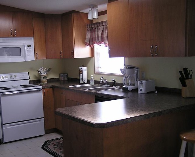Space-Saving Kitchen Cabinets for Mobile Homes