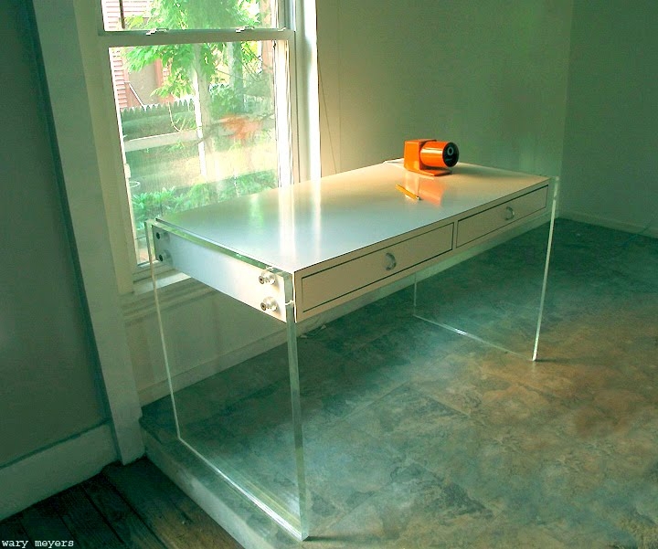 Wary Meyers: Lucite desk