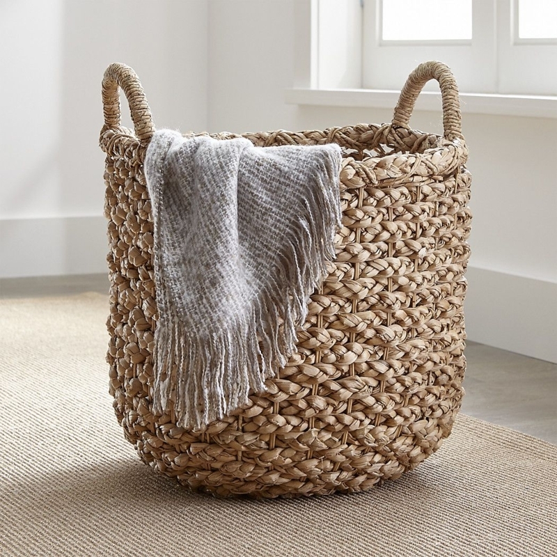 Woven Seagrass Basket with Cozy Throw Blanket