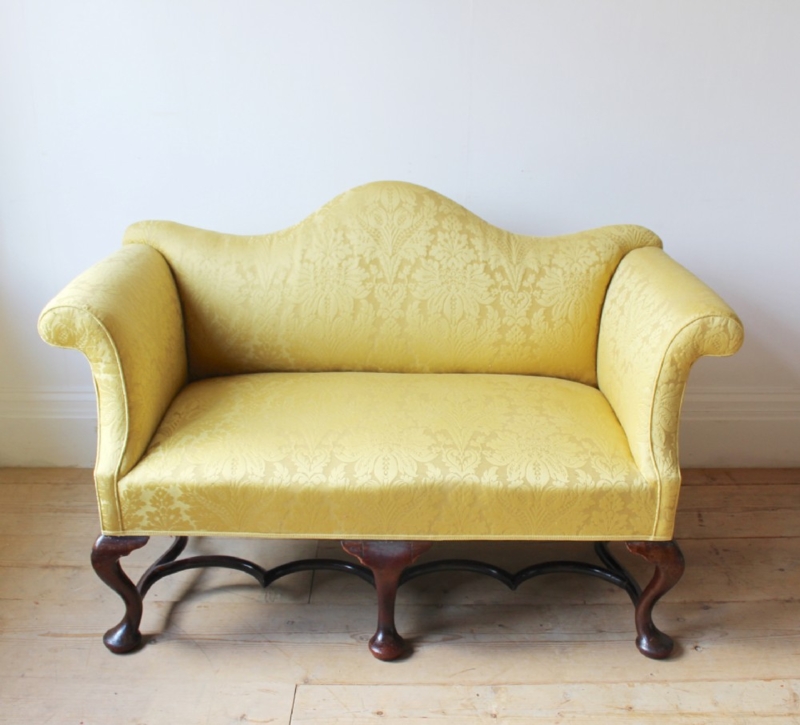 20th Century Queen Anne Style Sofa | 721809 |
