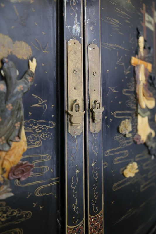Chinese Corner Cabinet in Black Lacquer and Dyed Soapstone For Sale at ...