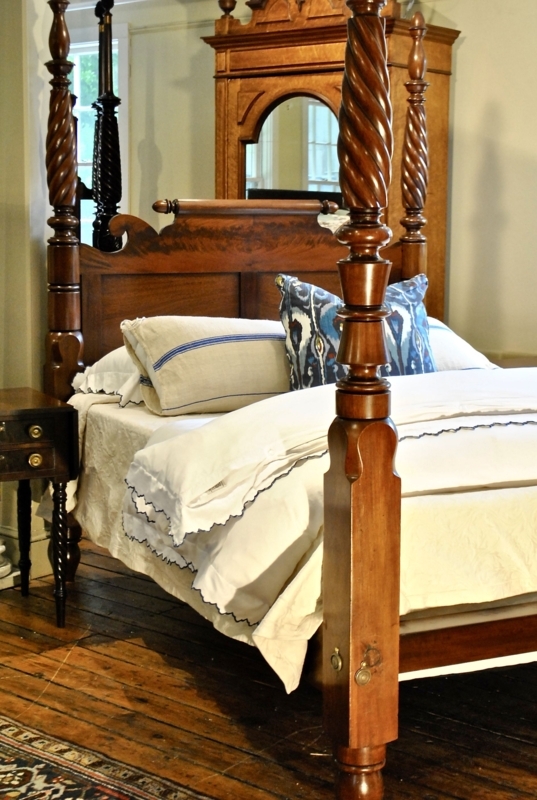 Beds With Bed Posts