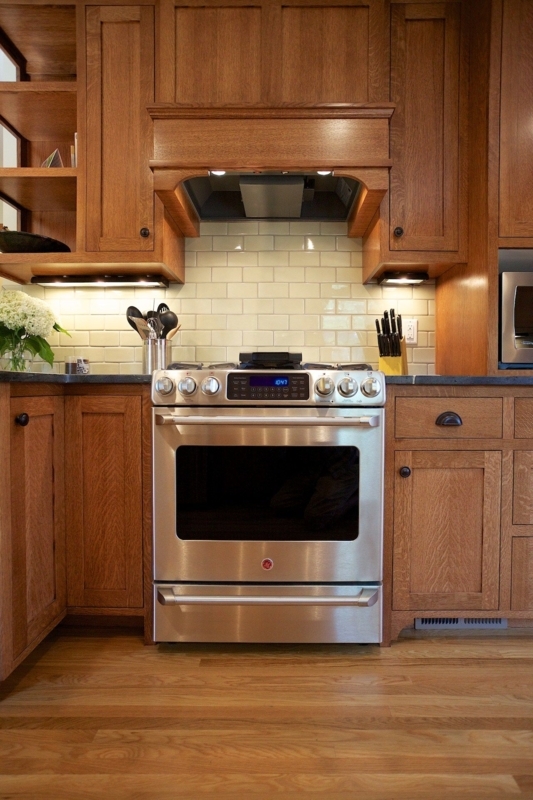 Classic Oak Kitchen Cabinets with Black Hardware