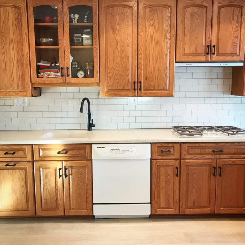 Classic Oak Kitchen Cabinets with Matte Black Hardware