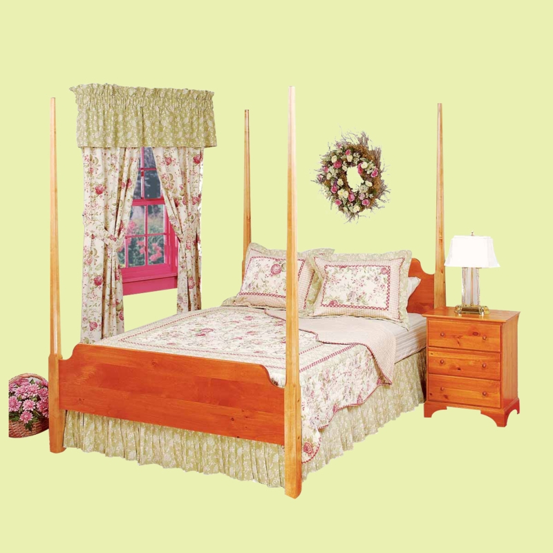 Classic Pine Queen Four-Poster Bed with Floral Decor