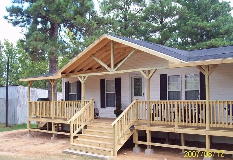 Classic Wooden Porches for Mobile Home Exteriors