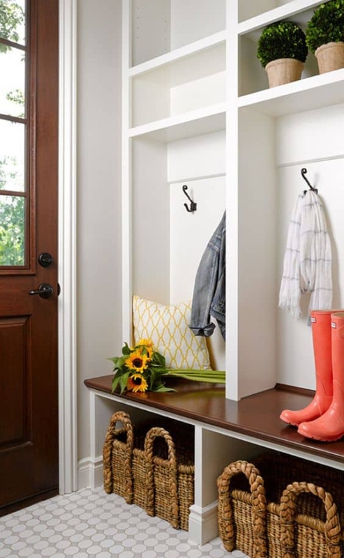 Cozy Mudroom Entryway with Built-in Storage