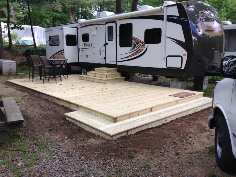 DIY Portable Wooden Deck for RV Outdoor Living
