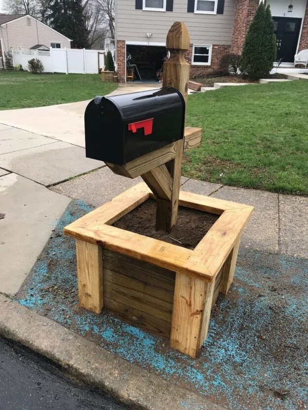 DIY Wooden Mailbox Planter Box Design
