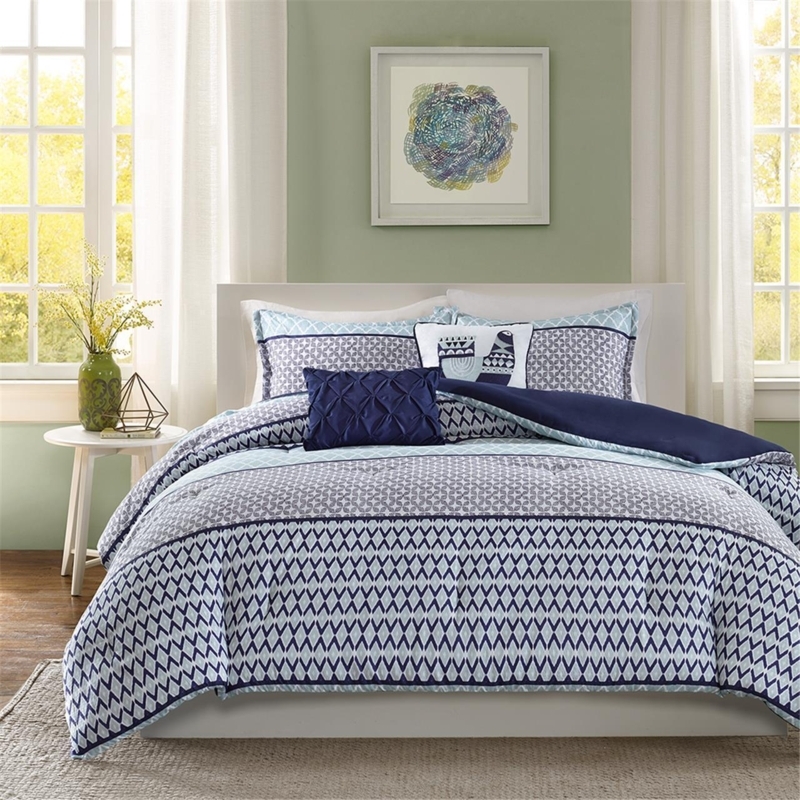 Elegant Blue Stripes Geometric Comforter Set