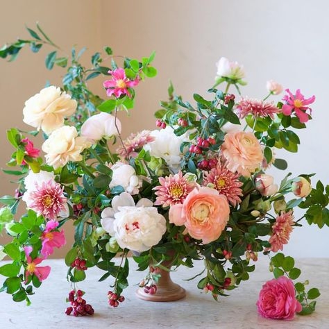 Elegant Camellia Floral Arrangement Ideas for Home