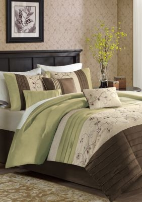 Elegant Emerald Green and Brown Comforter Bedroom
