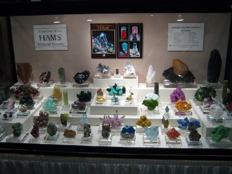 Elegant Mineral Collection Display Ideas for Shows