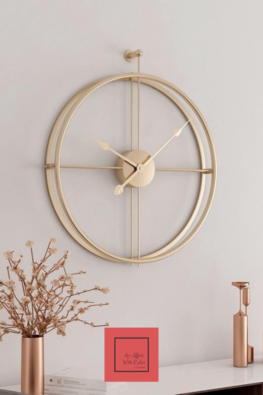 Elegant Minimalist Gold Wall Clock for Modern Spaces