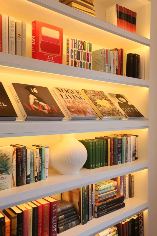 Elegant Warm LED Bookshelf Lighting Design