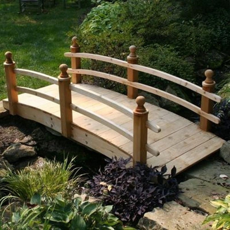 Elegant Wooden Garden Bridge for Japanese Garden