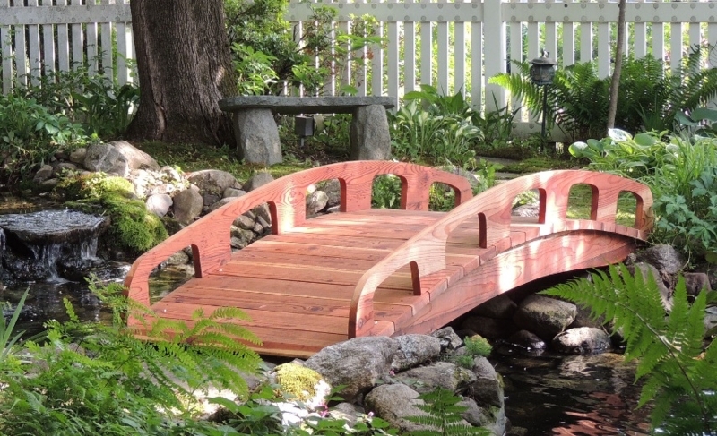 Elegant Wooden Japanese Garden Bridge Design