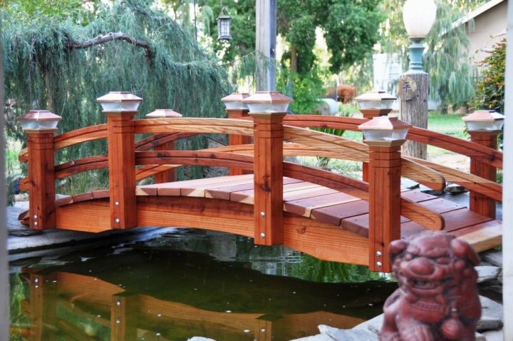 Elegant Wooden Japanese Garden Bridge Design