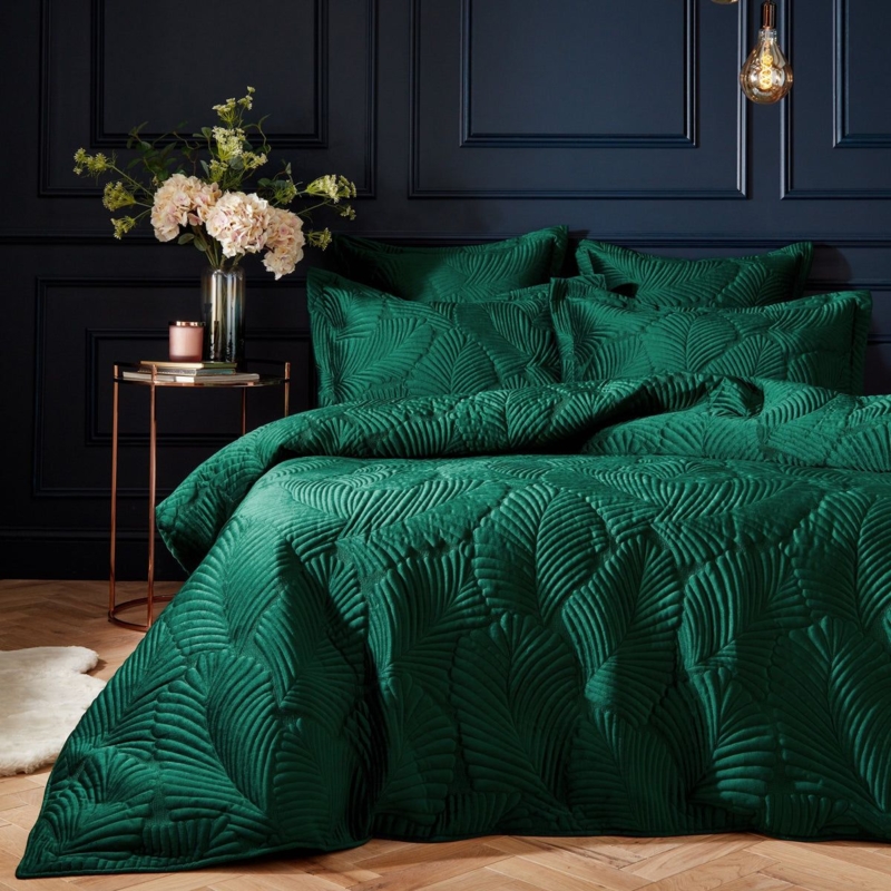 Emerald Green Bedrooms, Emerald Bedroom, Gold Bedroom, Green Rooms ...