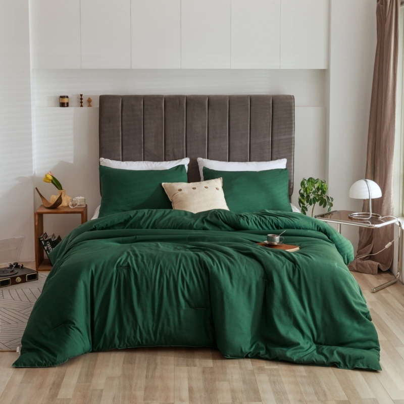 Emerald Green Comforter Set with Neutral Bedroom Decor