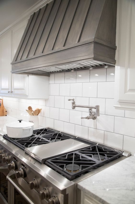 Farmhouse Vent Hood - DIY
