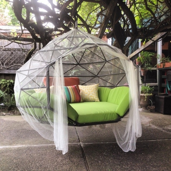 Kodama Zome Hanging Sitting Pod with Colorful Cushions