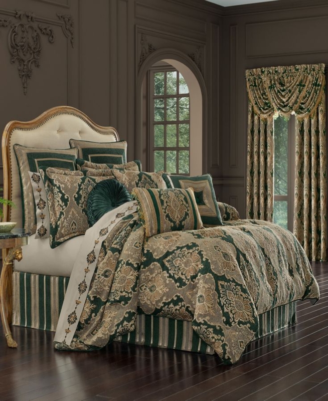 Luxurious Emerald Green and Gold Comforter Set