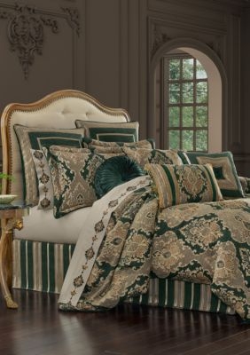 Luxurious Emerald Green Comforter Set Bedroom Design