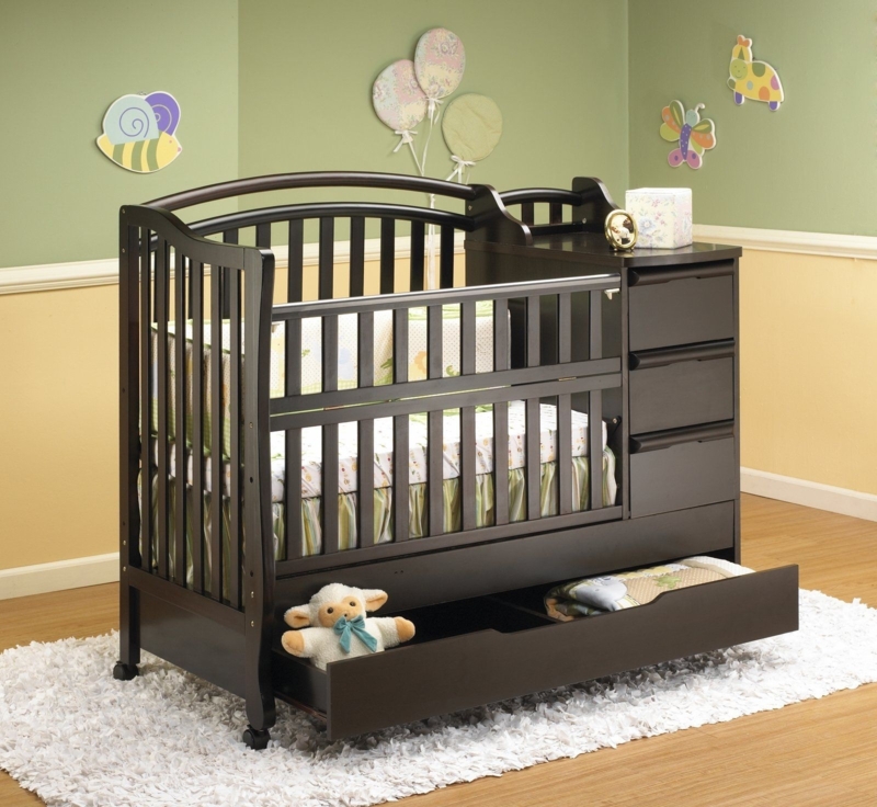 Modern Baby Crib with Built-In Storage Drawer