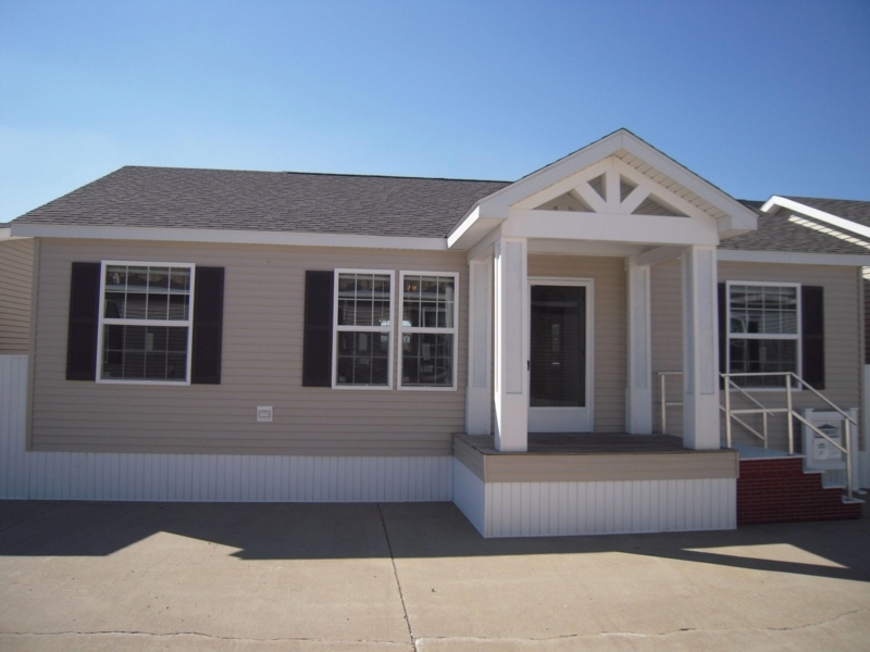 Modern Modular Home Exterior with Classic Porch Design