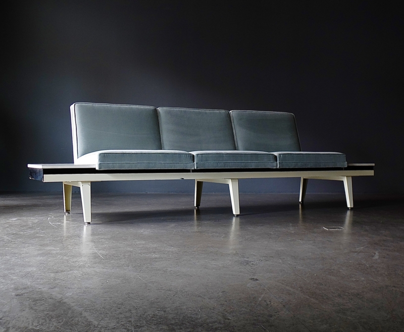 Sofas With Metal Frames