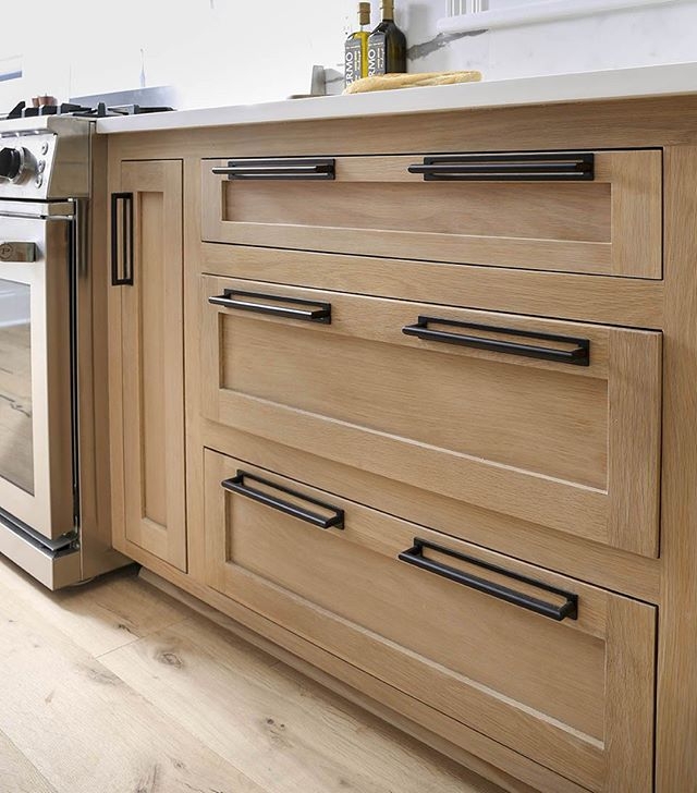 Modern Wooden Kitchen Cabinets with Black Hardware