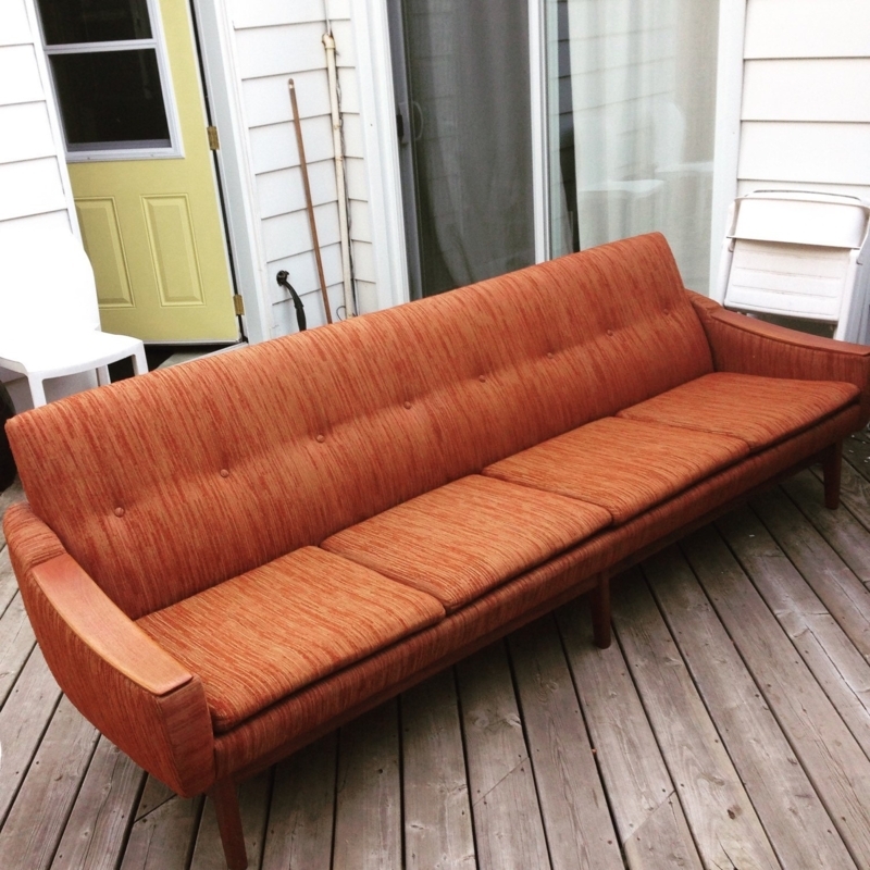 Rooms To Go Mid Century Modern Couch at Patricia Constantine blog