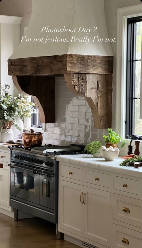 Rustic Farmhouse Kitchen Range Hood Design