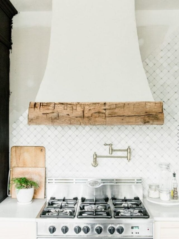 Rustic Farmhouse Range Hood with Wooden Accent