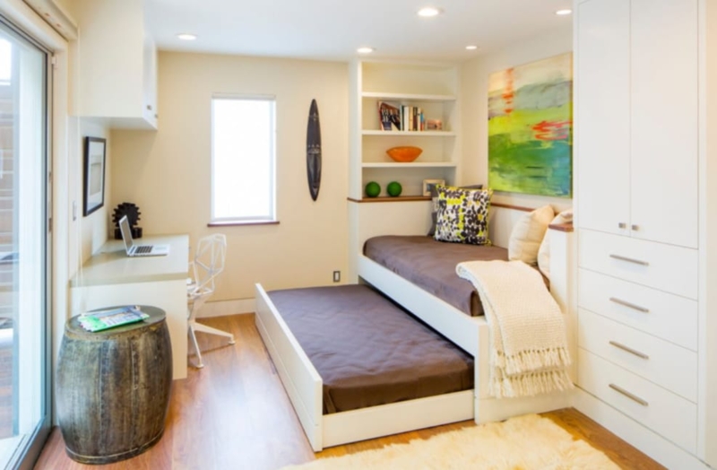 Space-Saving Narrow Daybed with Trundle for Compact Rooms