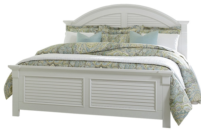 White Coastal Panel Bed with Paisley Pattern Bedding