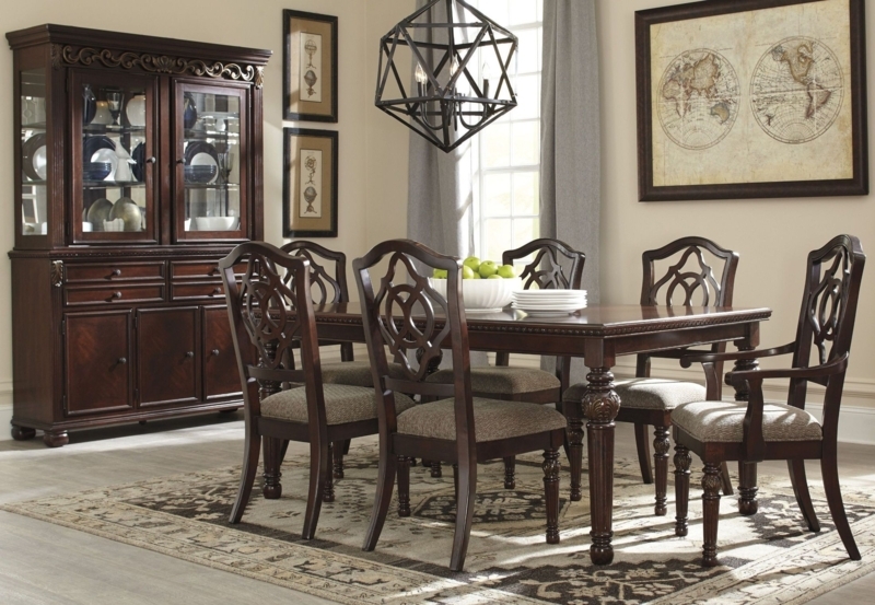 Classic Leahlyn Brown Extendable Rectangular Dining Set