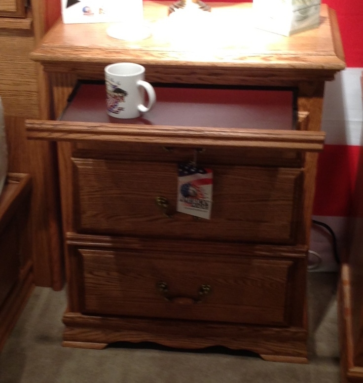 Classic Oak Bedside Dresser with Pull-Out Tray