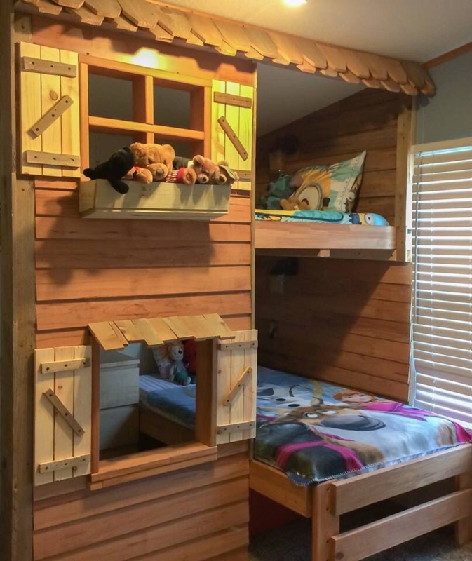 Cozy Cabin Style Kids Bunk Beds with Playful Windows