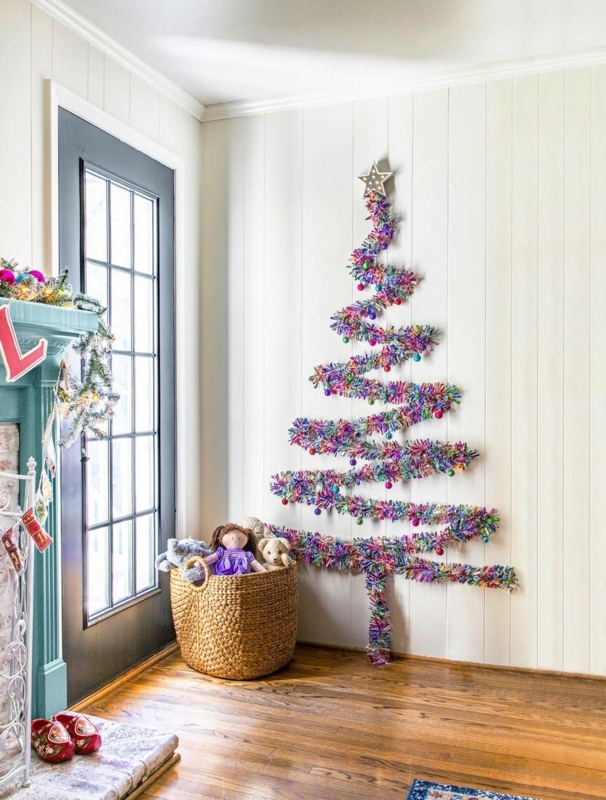 Creative Wall-Mounted Christmas Tree for Small Spaces